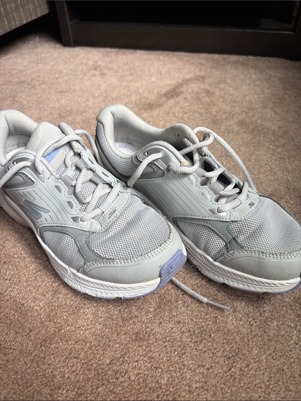 Skechers Go Run Consistent 2.0 Light Gray Mesh Lace-Up Sneakers 8.5